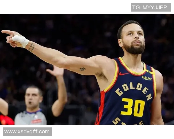 NBA转会市场尘埃落定：雄鹿队超级巨星加盟勇士队，冲击总冠军新篇章